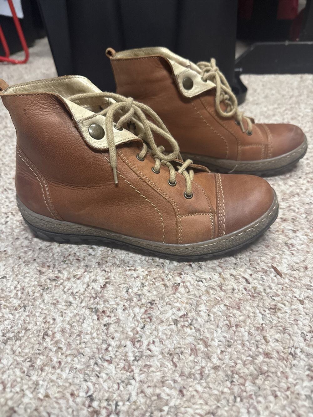 V Italia Women's Brown Leather Ankle Lace Up Walking Boots Size 6 - 6.5